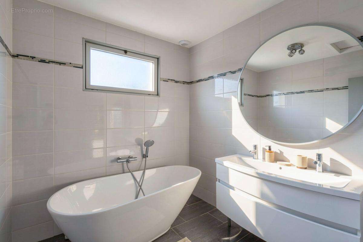 Maison 285 m² à Corbas  - photo 21