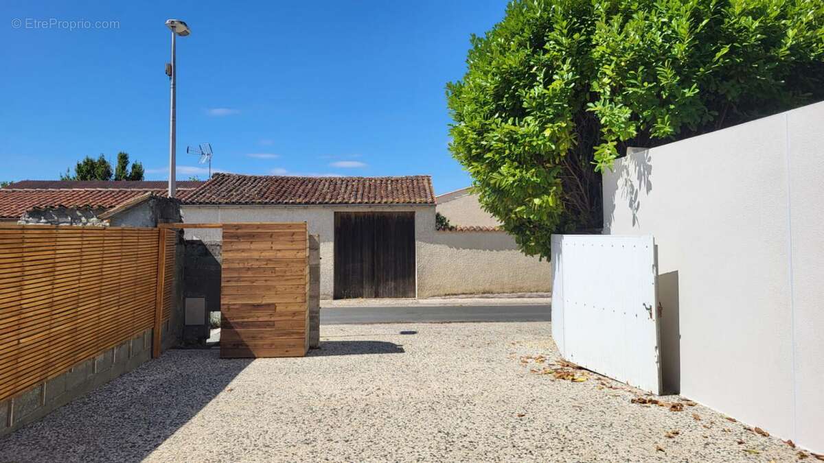 Maison à LA JARRIE