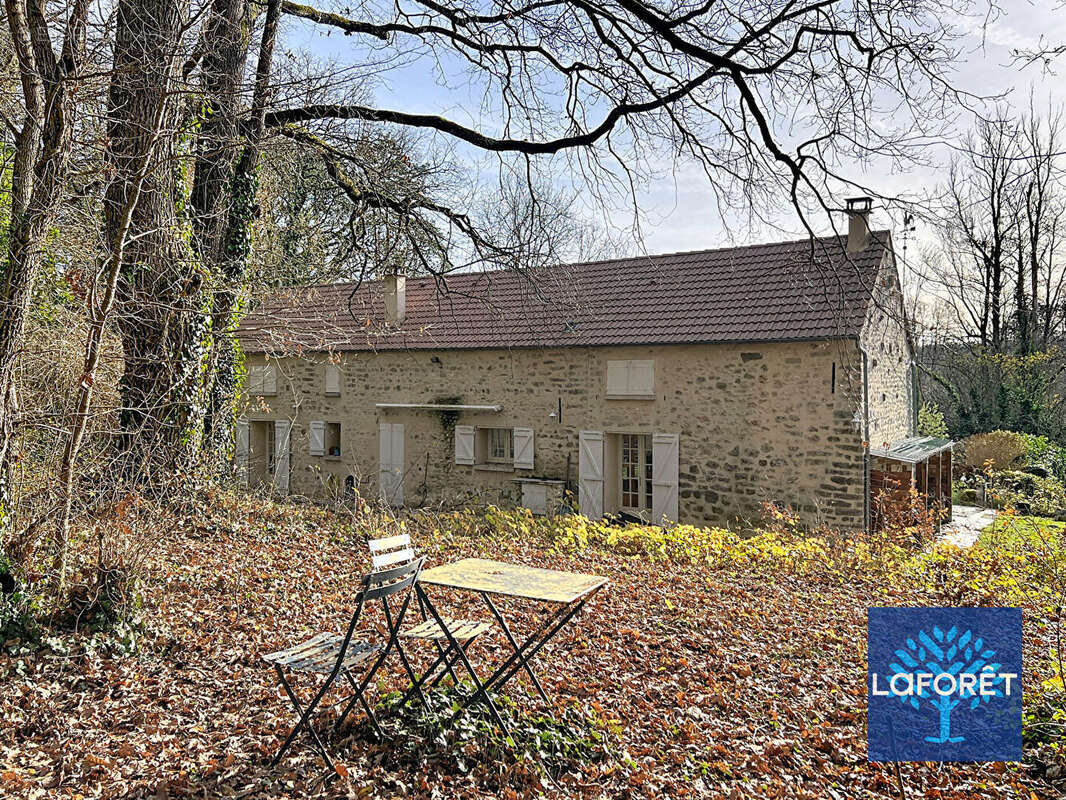 Maison à GUIGNEVILLE-SUR-ESSONNE