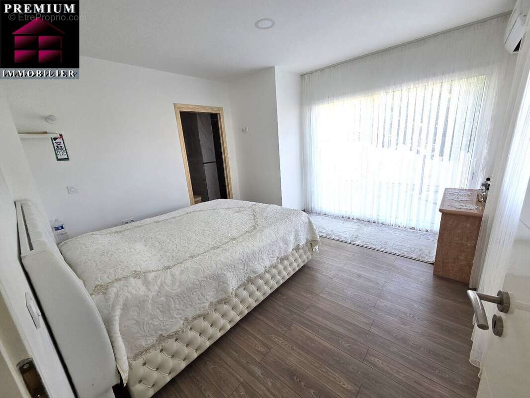 Maison à PEYRESTORTES