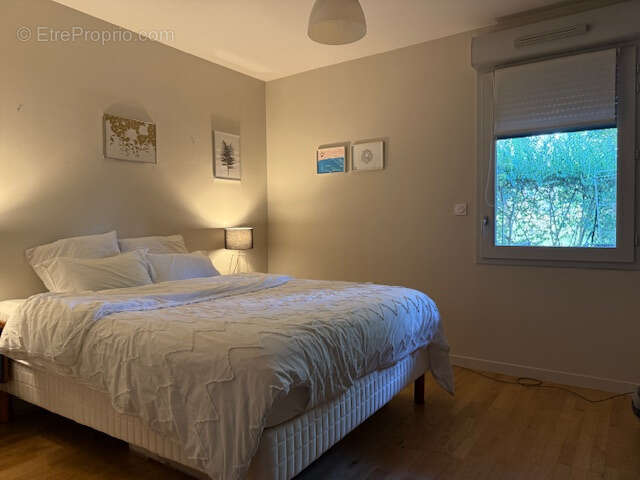 Aux portes de Saint-Cyr-au-Mont-d'Or   T3 de 67 m2 en rez-de-jardin avec terrasse, garage - résidence sécurisé - photo 10
