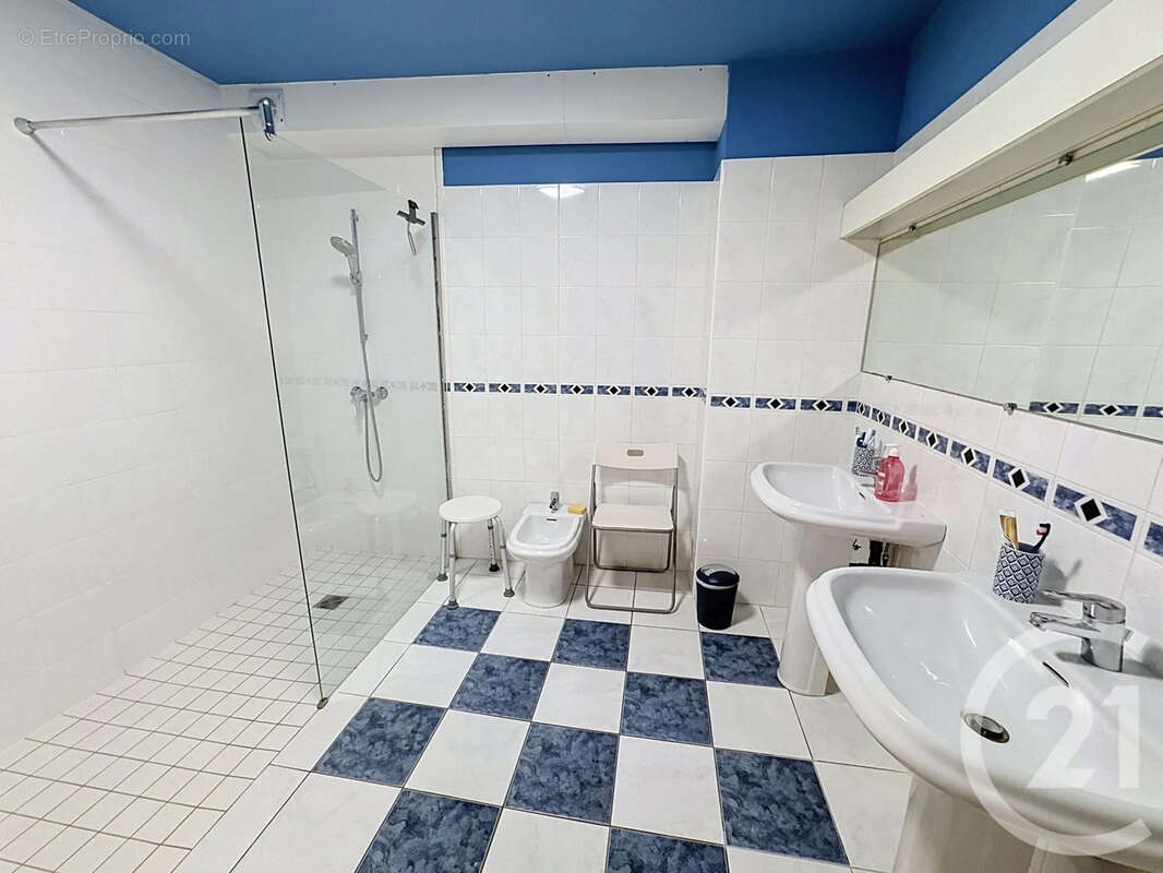 Maison 271 m² à Jegun  - photo 12