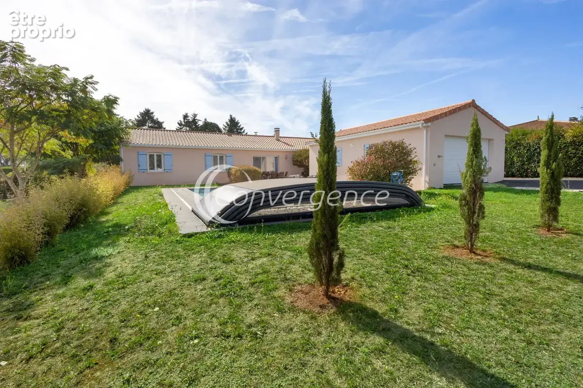Maison plain pied de 4 chambres, double garage, piscine à CHASSENEUIL SUR BONNIERE - photo 20