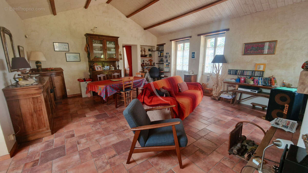 Maison à GROSBREUIL