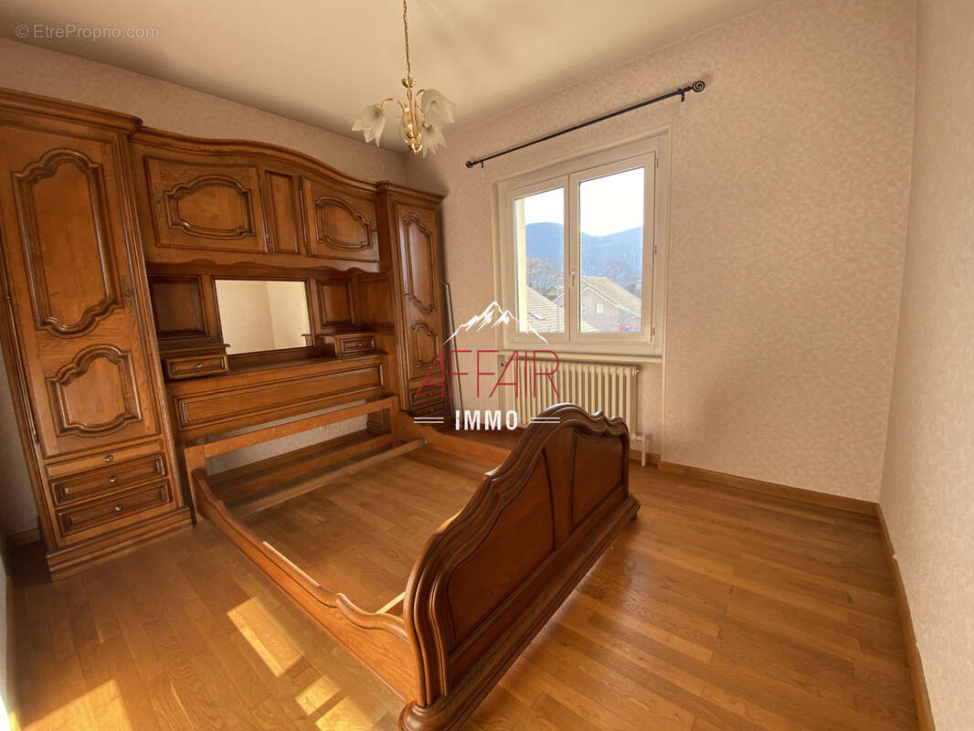 Maison t4 avec un appartement t2 proches commodités - 74240 gaillard - photo 9