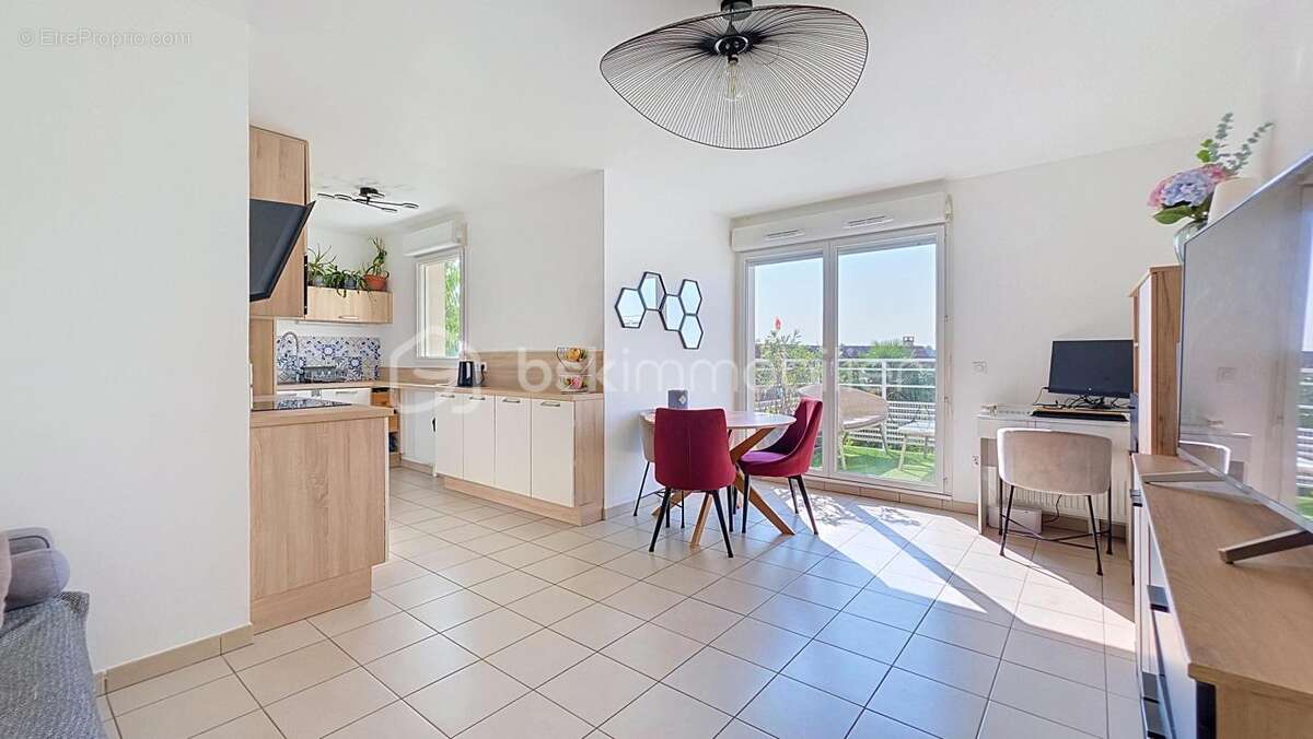 Appartement à BRIE-COMTE-ROBERT