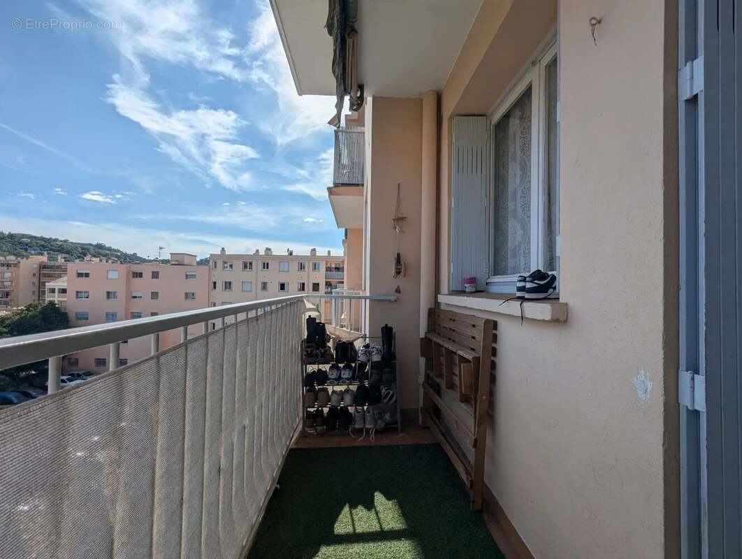 Appartement à VALLAURIS