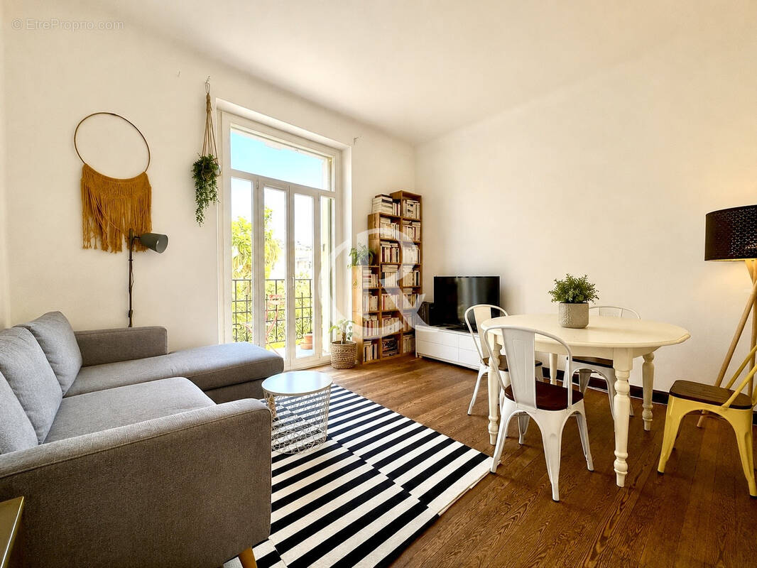 Appartement à HYERES
