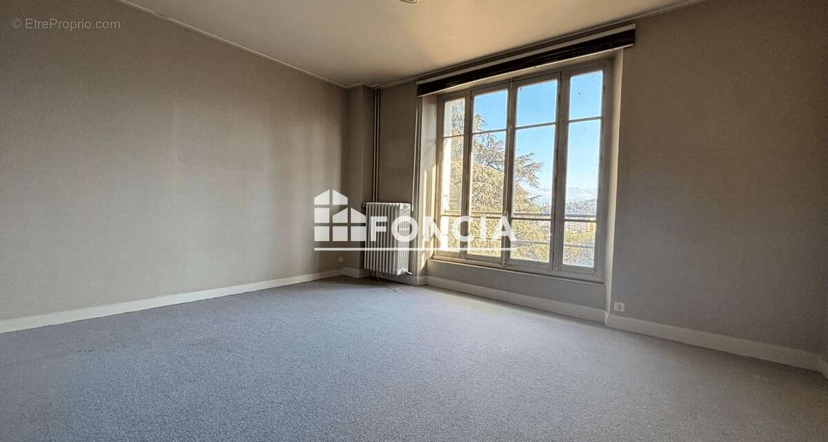 Maison de caractère de 186m2 et son terrain de 810m2 à Chambéry - photo 8