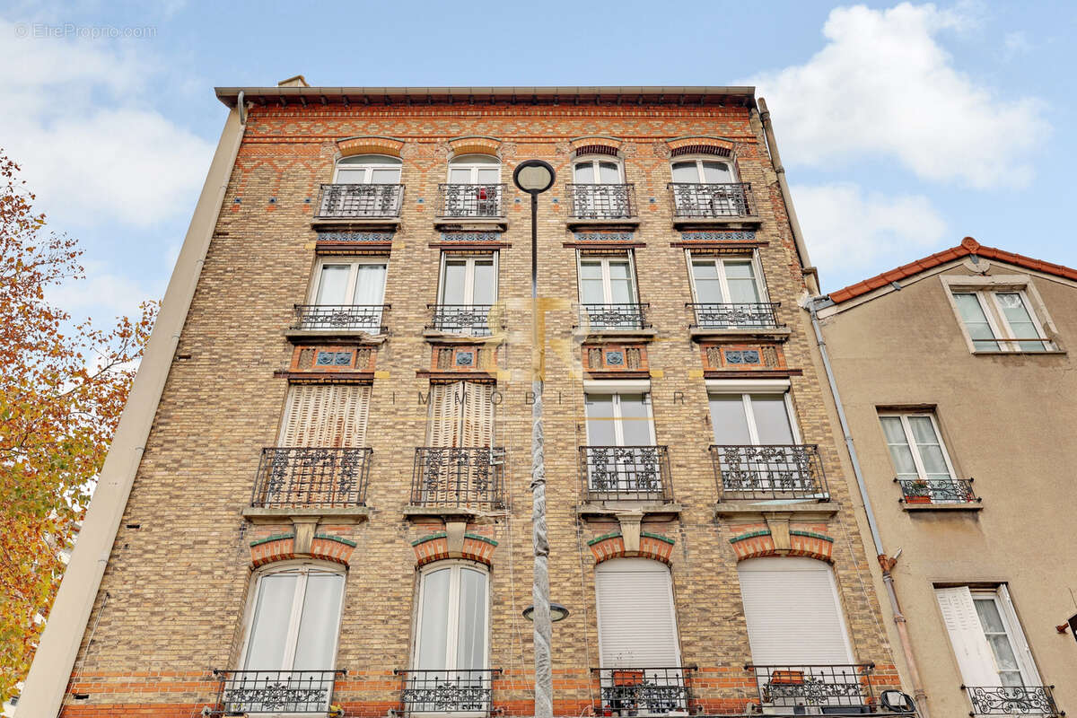 Appartement à LES LILAS