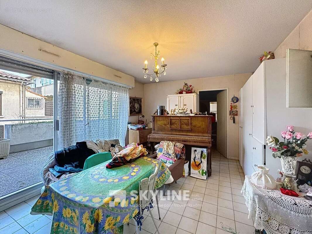 Appartement à MARSEILLE-4E