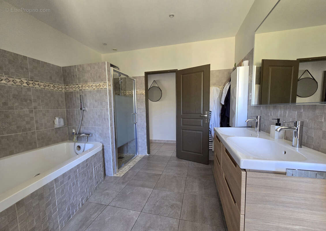 Maison à CAUMONT-SUR-DURANCE