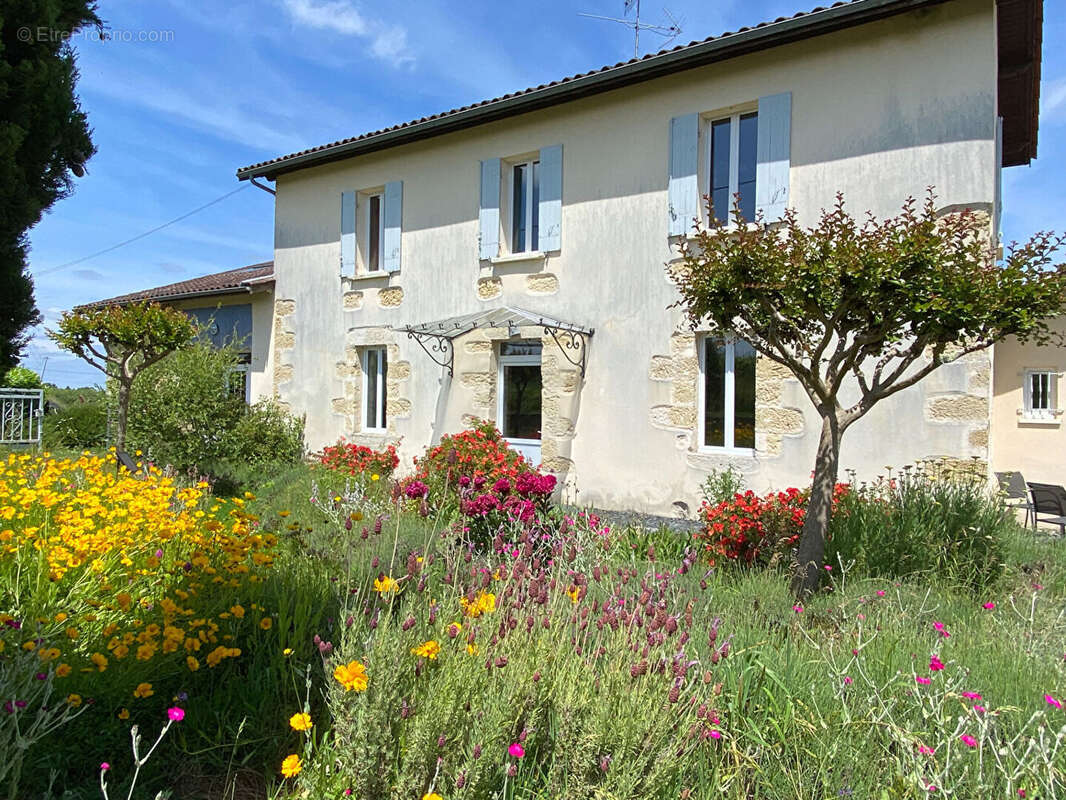 Maison à GENSAC