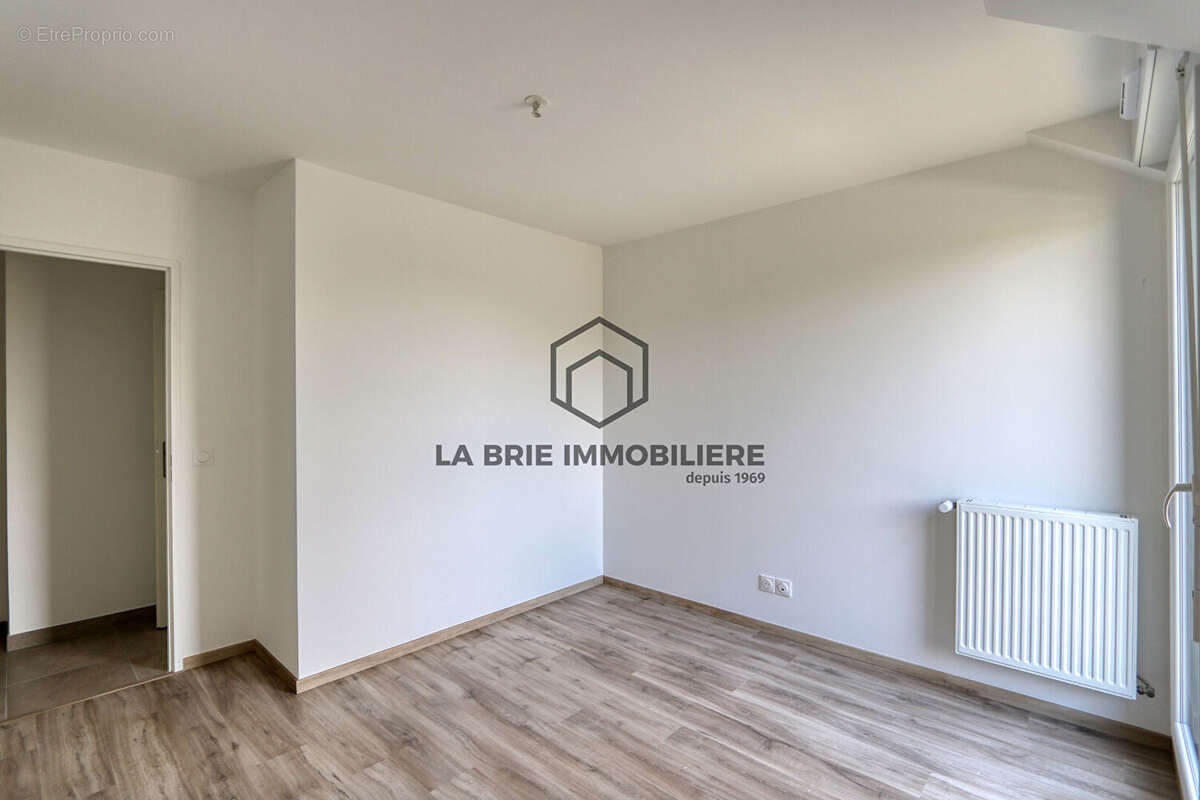 Appartement à EMERAINVILLE