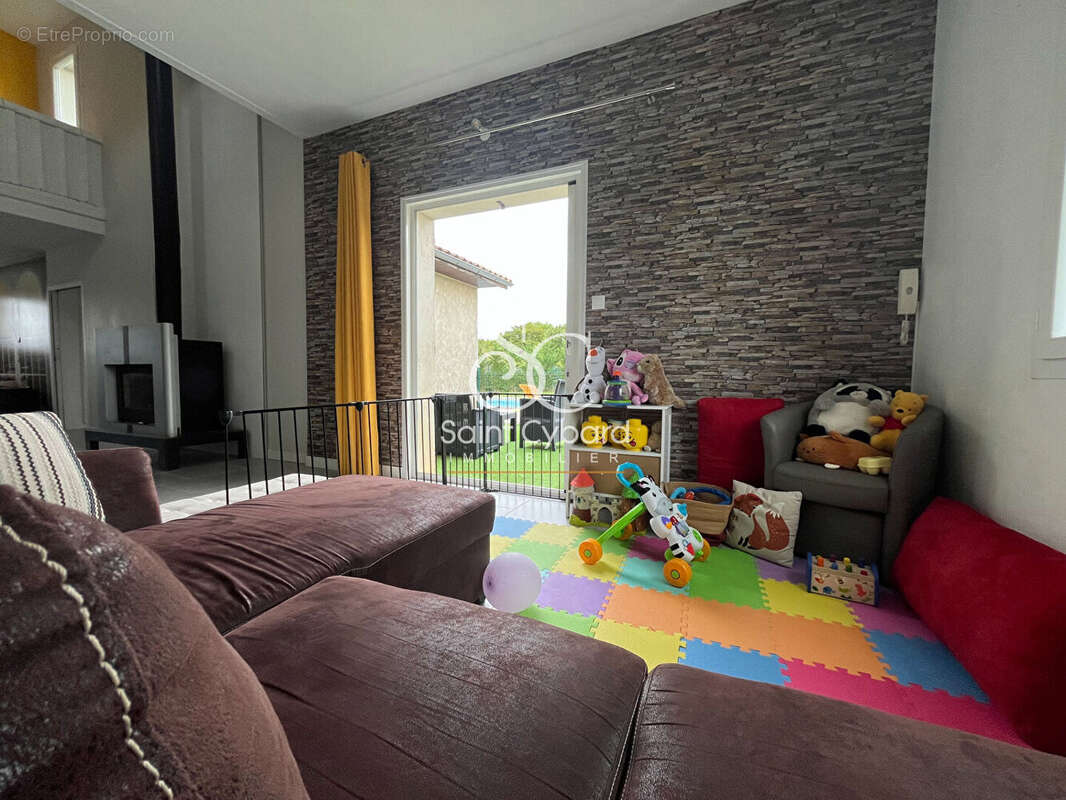 Maison à AUSSAC-VADALLE