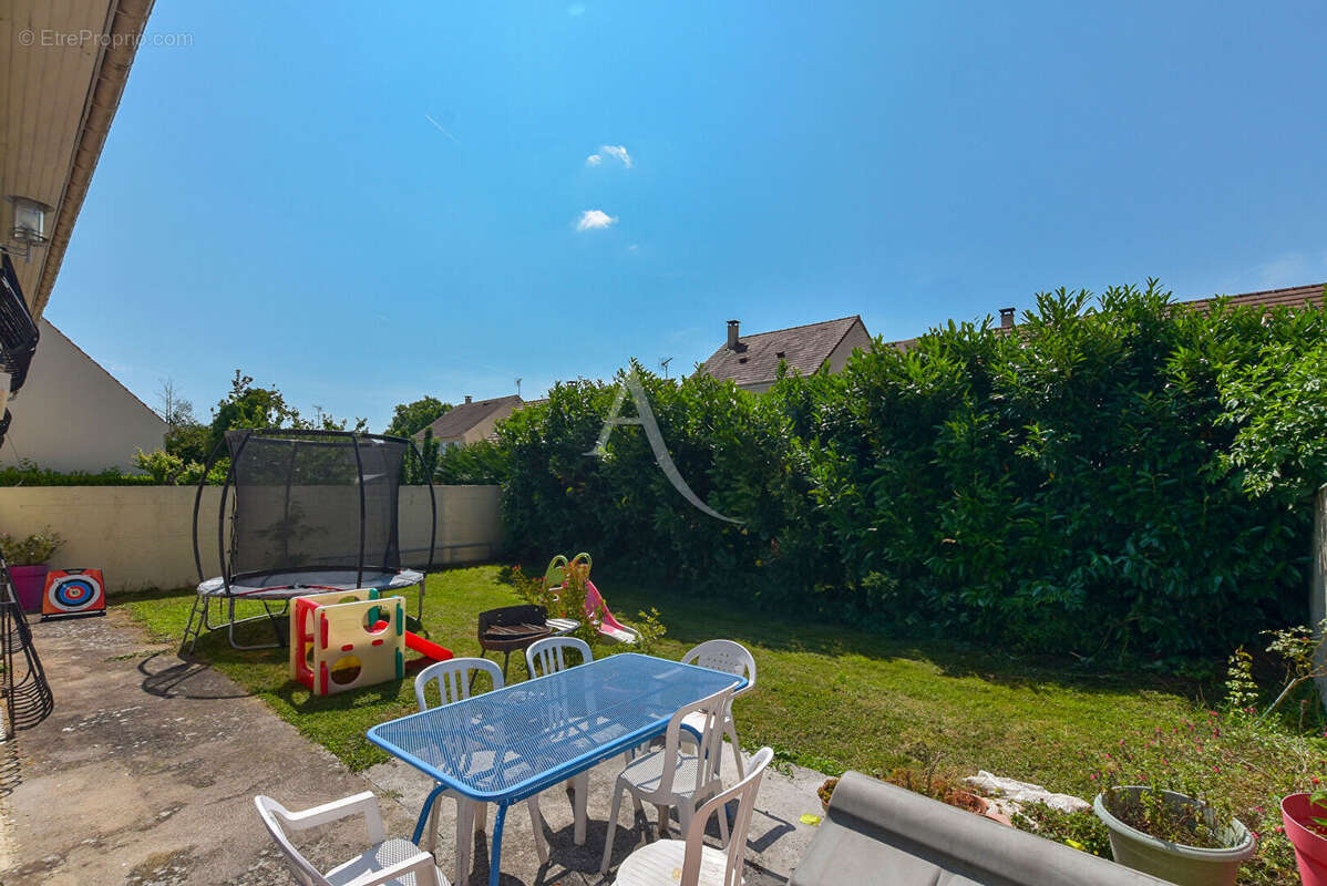 Maison à VERNEUIL-L&#039;ETANG