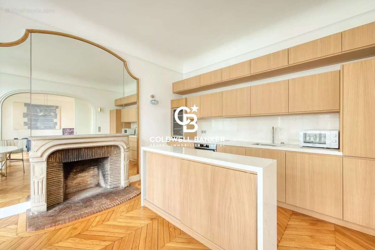 Appartement à PARIS-7E