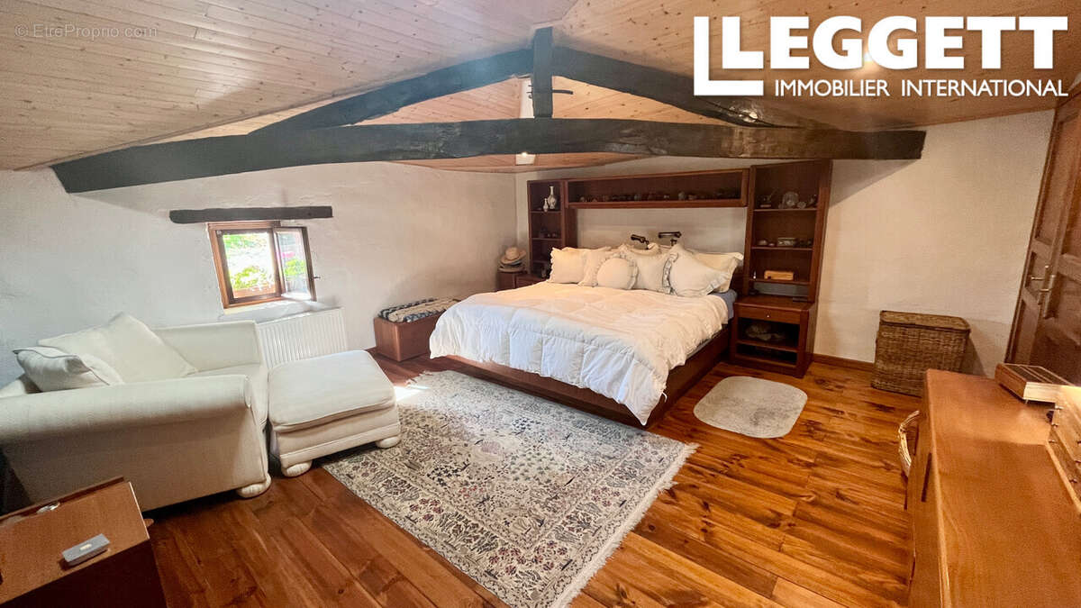 Une élégante maison de campagne de 4 chambres avec vue panoramique et piscine dans un endroit paisible - photo 7