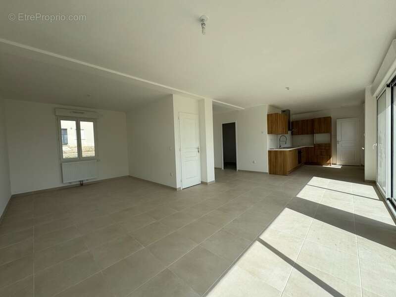 Maison à SAINT-SYMPHORIEN-LE-CHATEAU