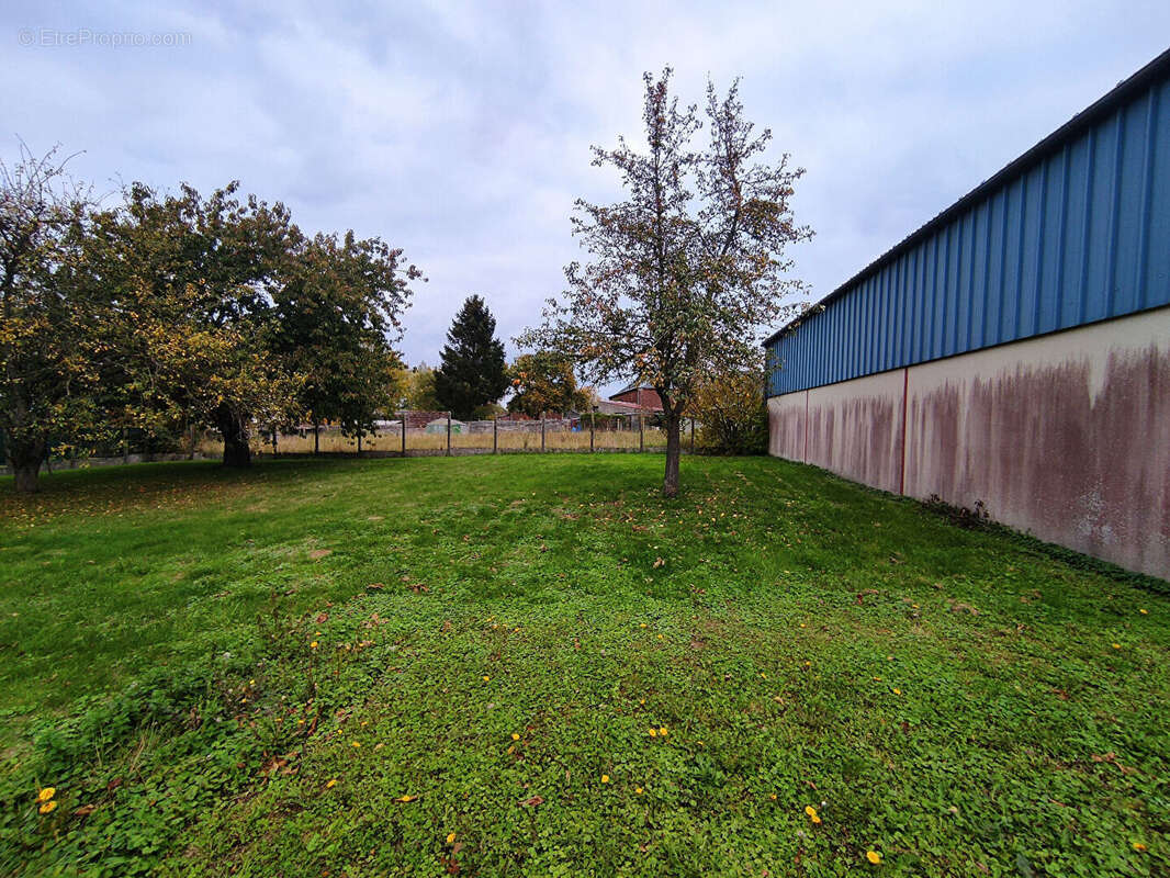 Commerce à SEBONCOURT