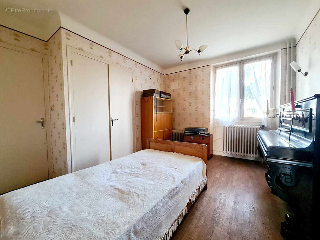 Maison à IS-EN-BASSIGNY