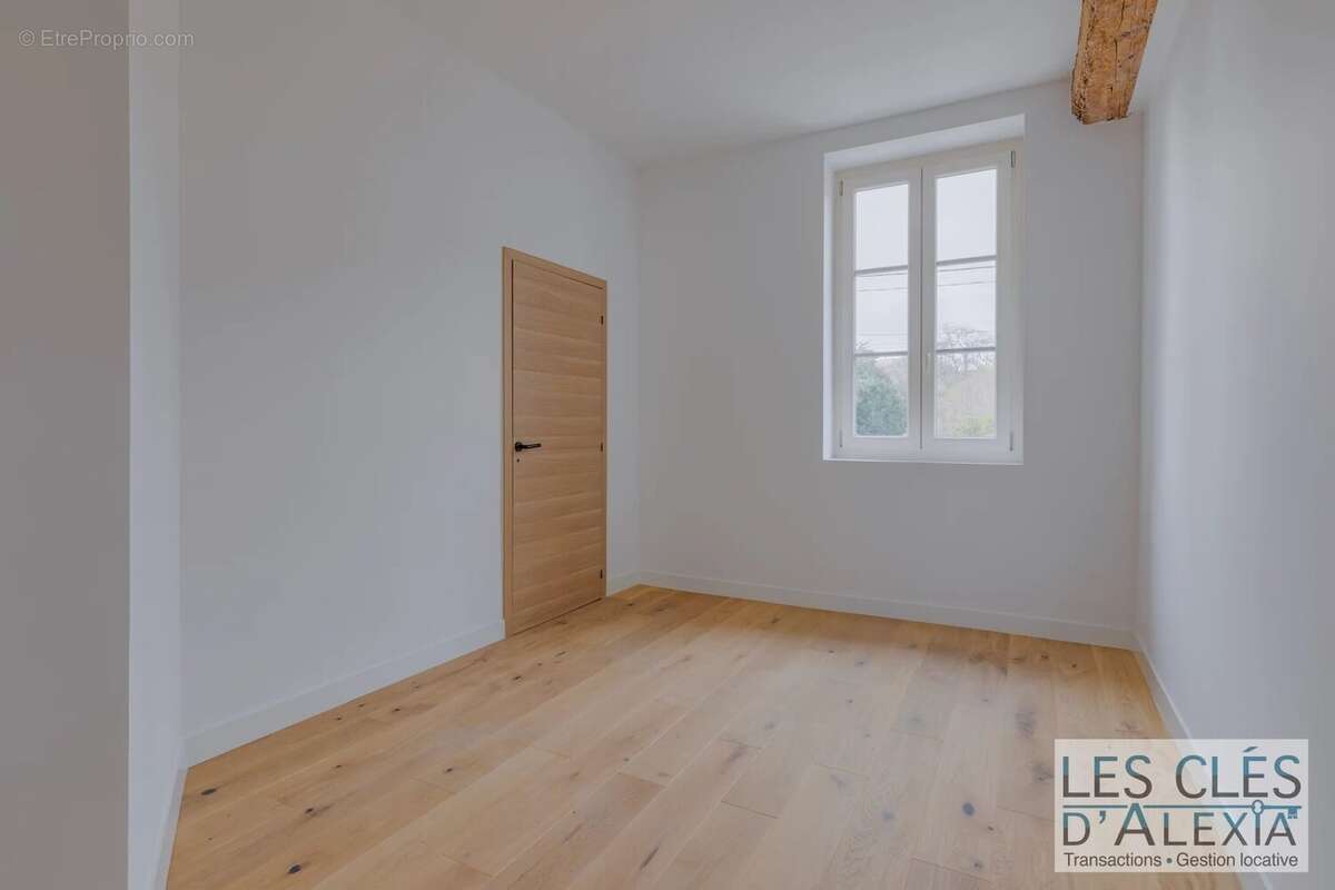 Appartement à SAINT-GENIS-LAVAL