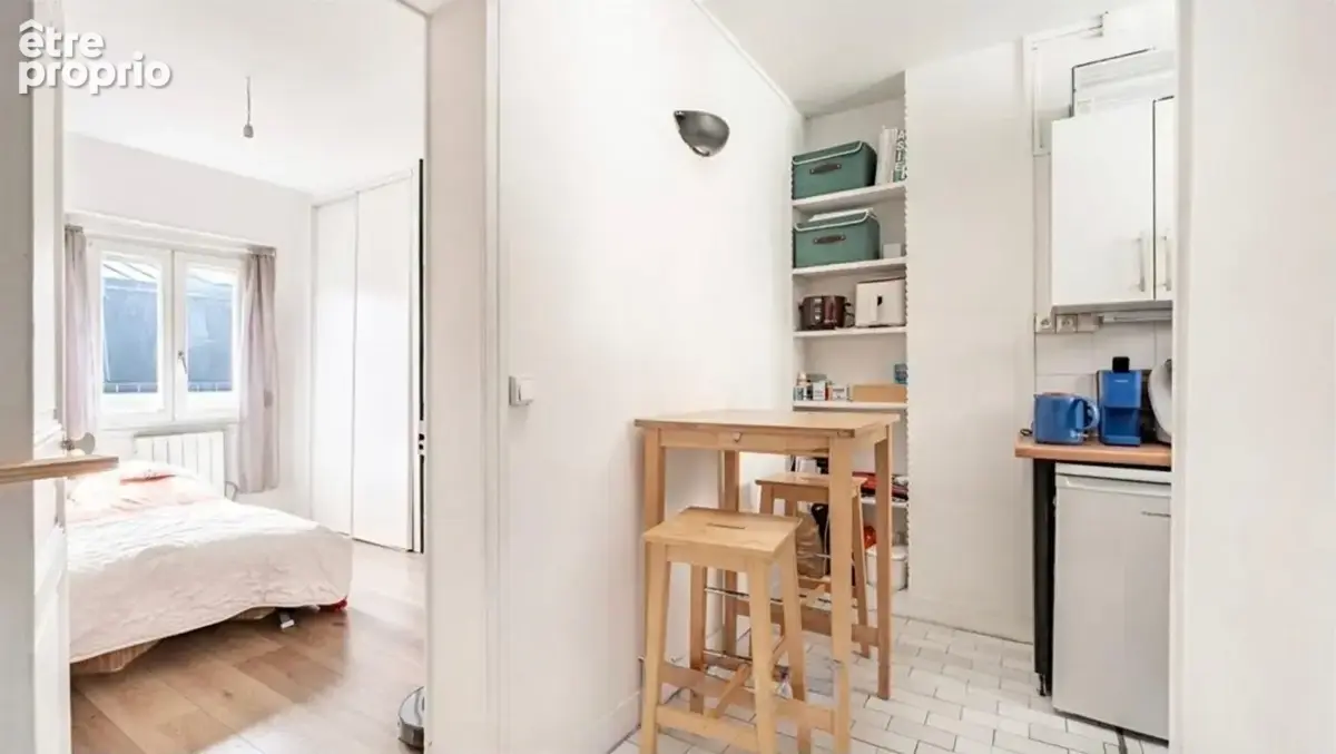 Grand studio  de charme 22,21 m2 étage élevé Paris 18 - photo 5