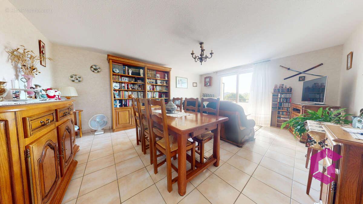 Issoire - appartement t4 avec terrasse 34 m2 avec garage et parking privatifs - photo 3