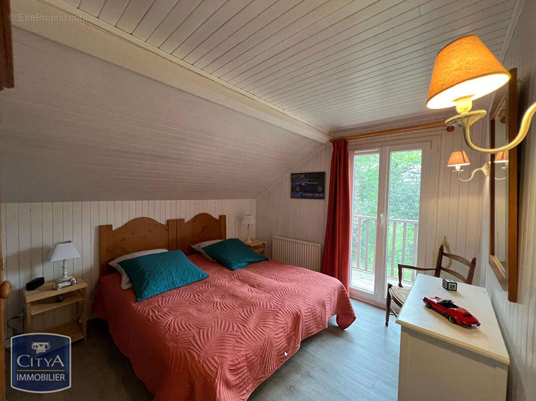 Maison à LACHAPELLE-AUZAC