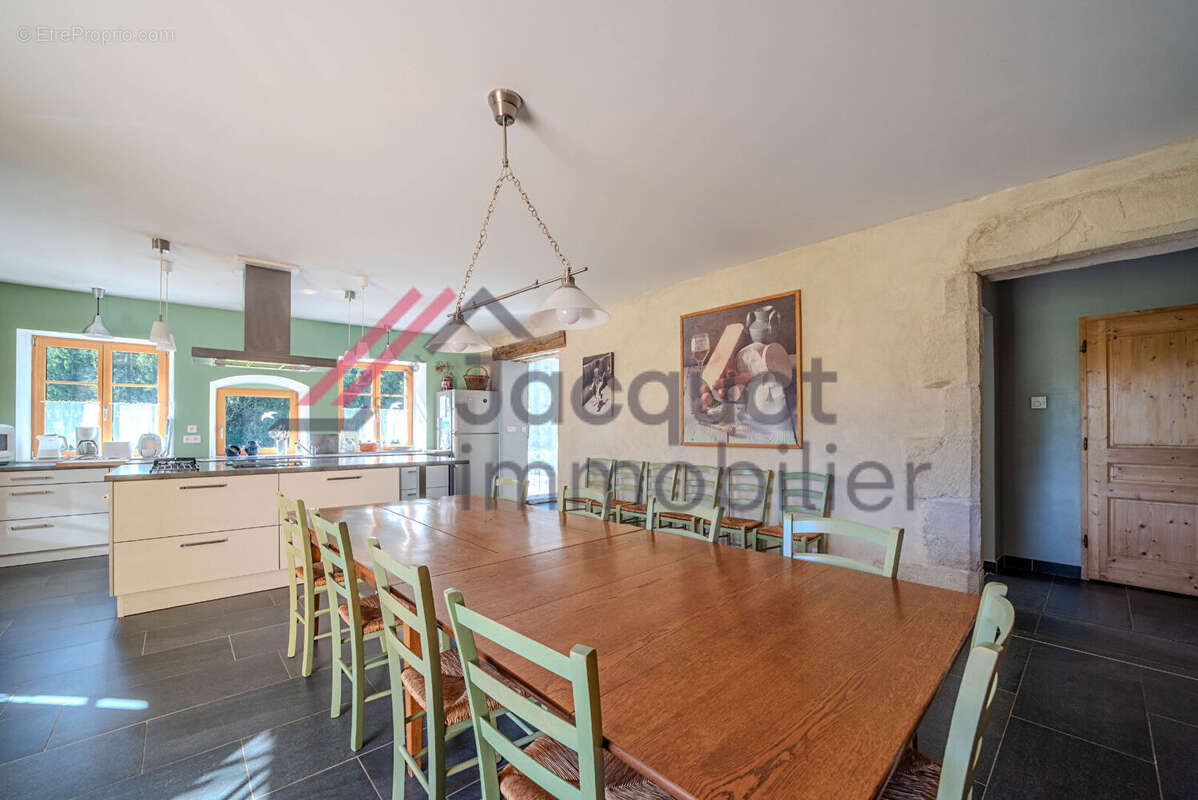 Maison à SAINT-LAURENT-EN-GRANDVAUX