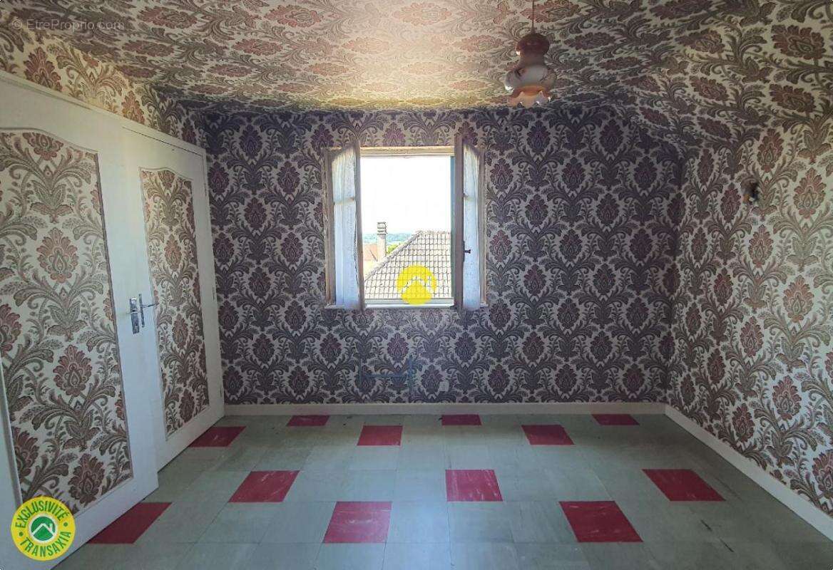 Maison à AUZANCES