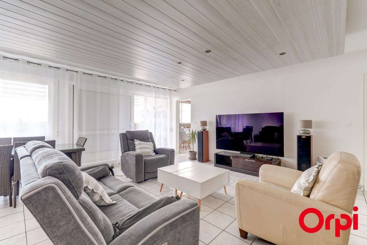 Appartement à RILLIEUX-LA-PAPE