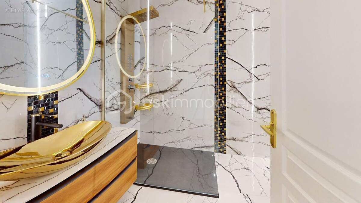 Appartement à SAINT-LAURENT-DU-VAR