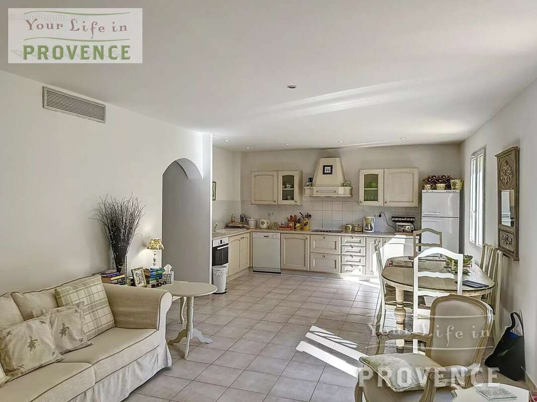 Superbe Appartement au rez de chaussé avec grande terrasse - photo 5