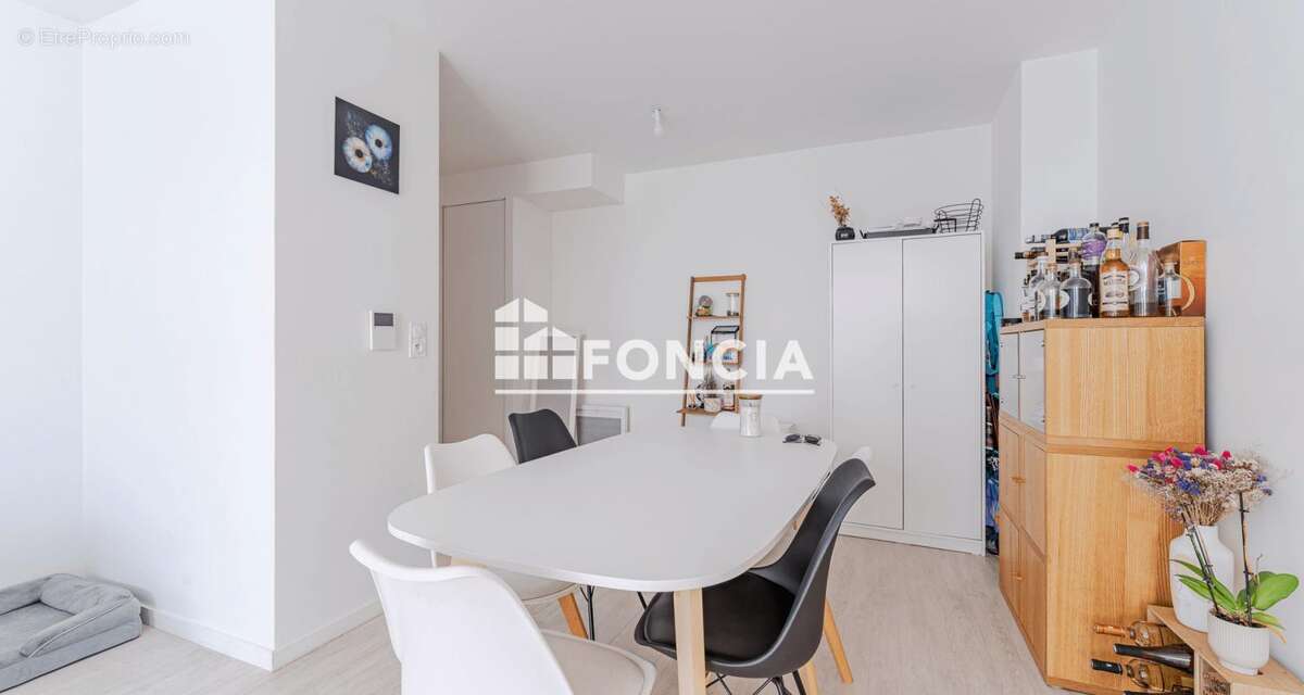 Tours-nord, proche tram et toutes commodites, au sein d'une residence recente de standing, appartement t3 avec grand jardin 60 m - photo 4
