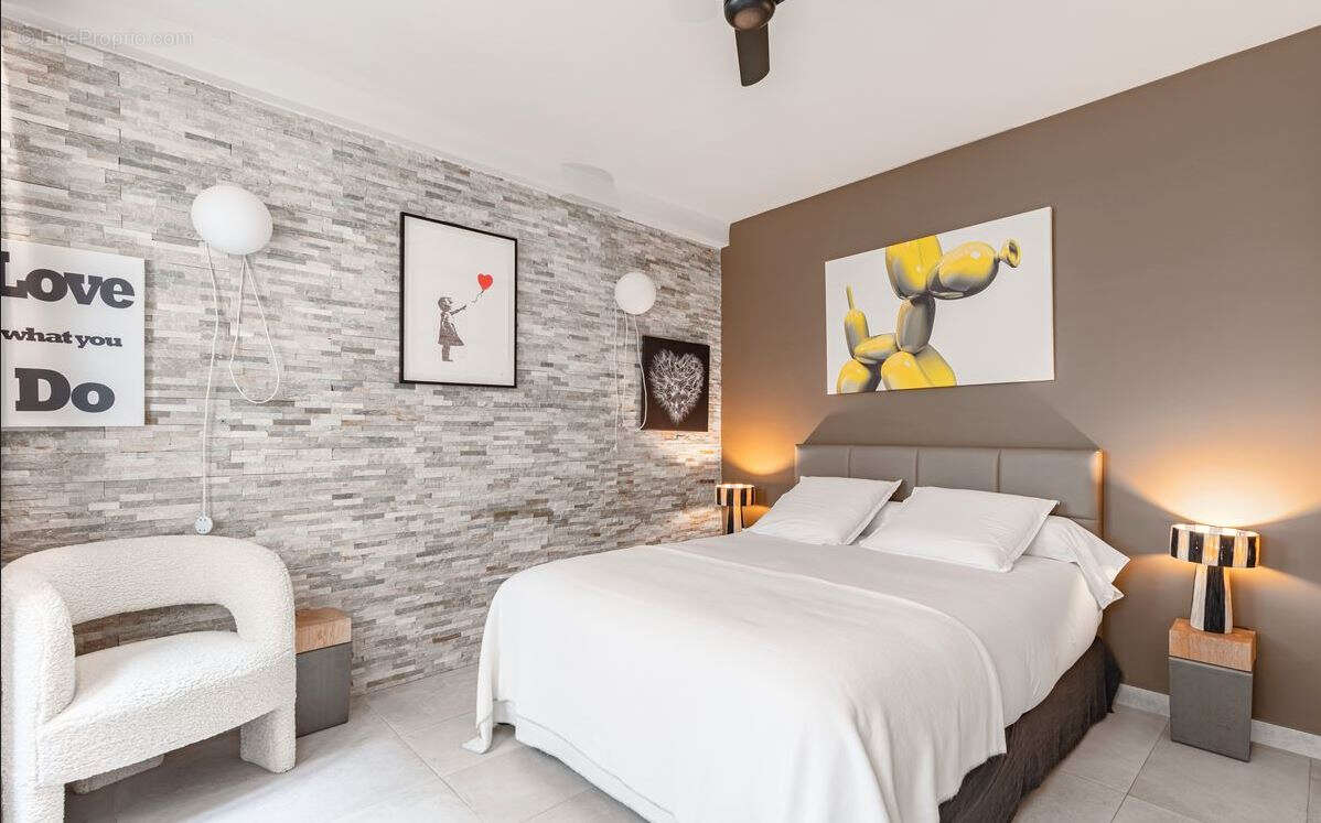 Appartement à PARIS-2E