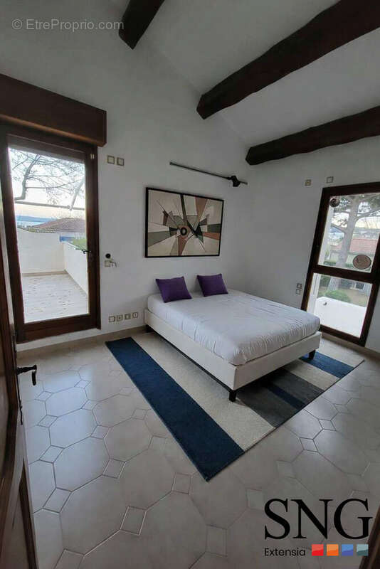 Maison 300 m² à Martigues  - photo 9