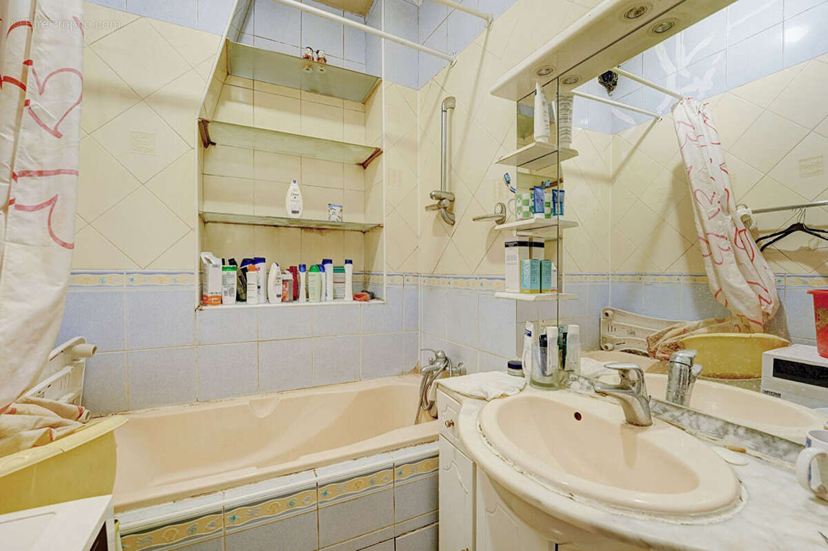 Appartement à PARIS-10E