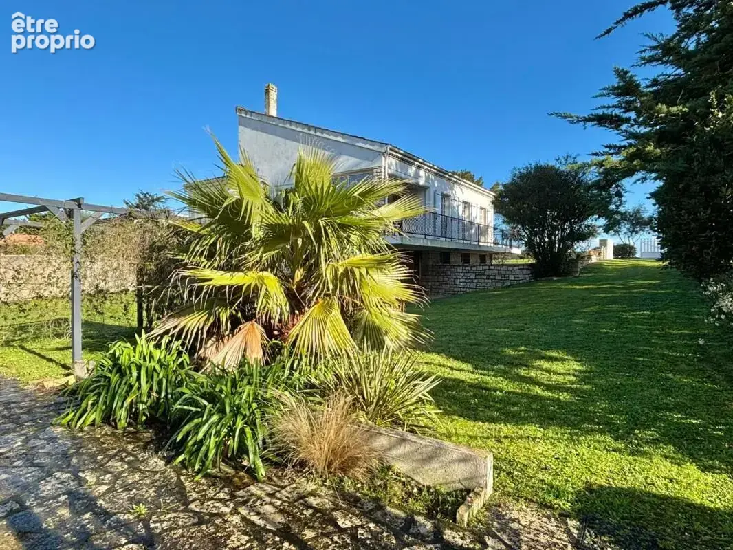 À vendre – Belle maison familiale avec vue mer, dépendance et jardin – La Brée-les-Bains, plage à pied - photo 2