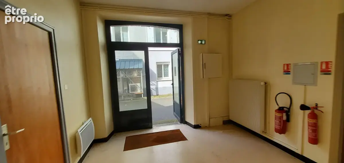 Saint-flour 4 plateaux de 95 m²  + combles à réhabiliter - photo 3