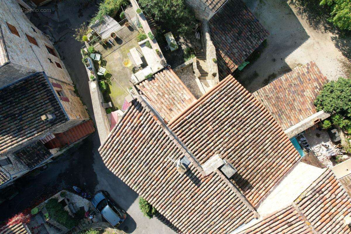 Maison à BARJAC