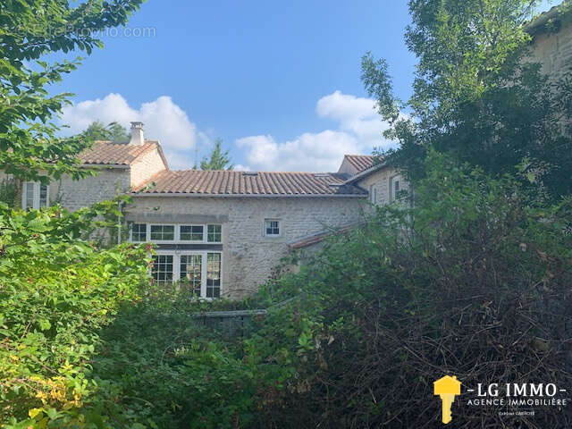 Maison à SAINT-CIERS-DU-TAILLON