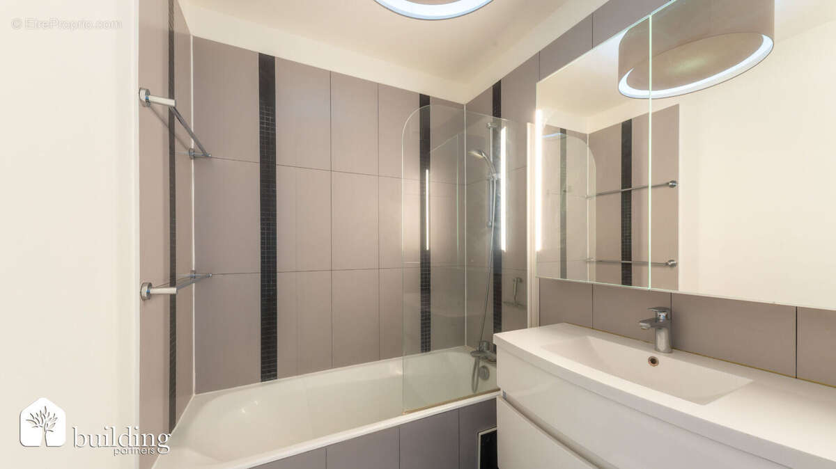 Appartement à LEVALLOIS-PERRET