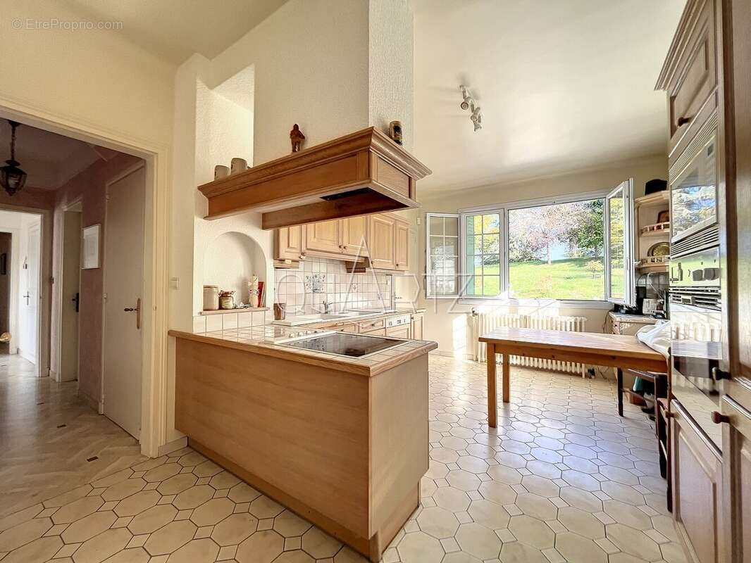 Maison à CHERISY