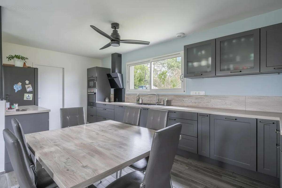 Maison à AMBARES-ET-LAGRAVE