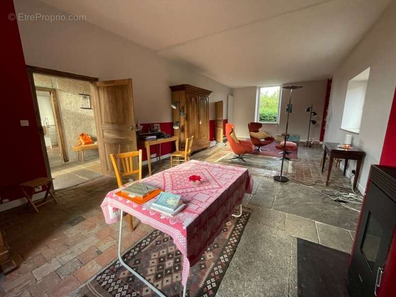 Maison de caractère en pierre, dépendances, accès rivière, 199500€ ! - photo 18