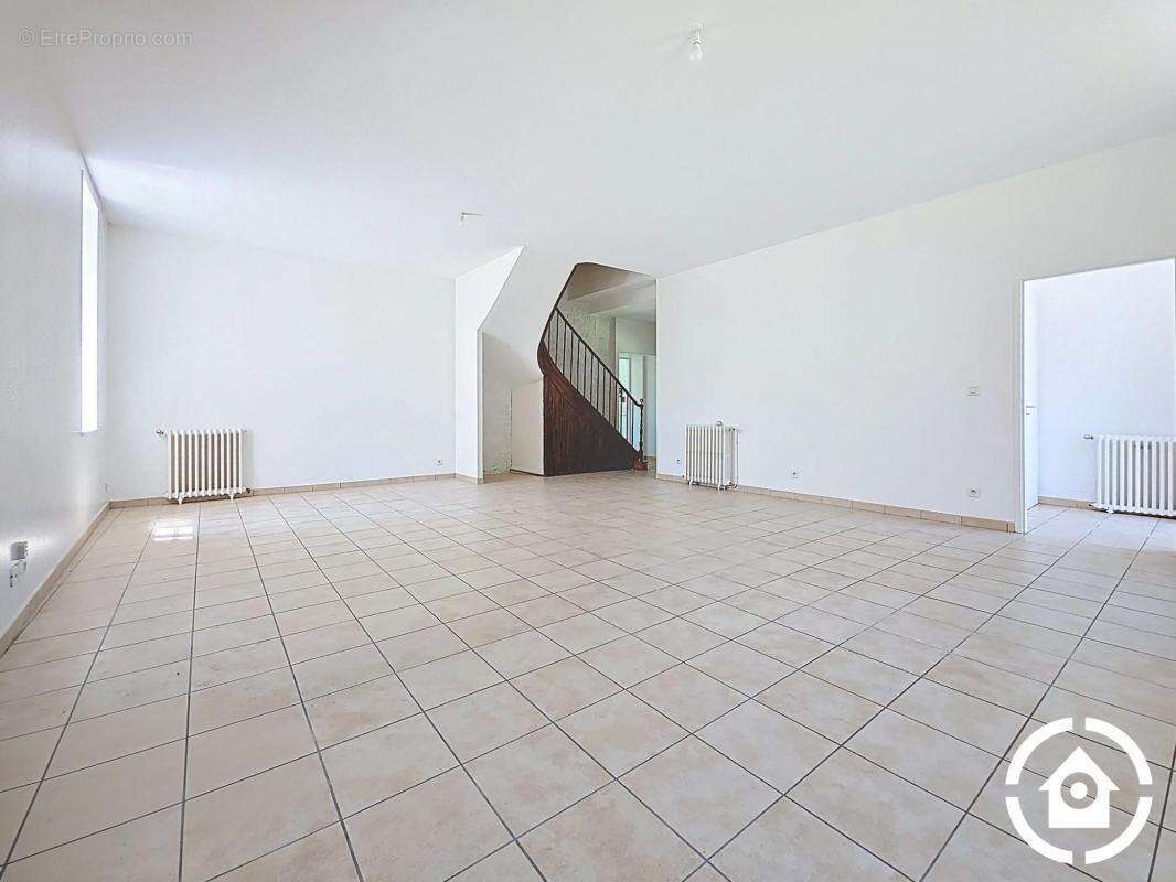 Belle maison de caractère au coeur de Gensac La Pallue - photo 5