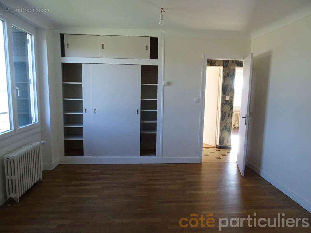 Maison à CHEZAL-BENOIT