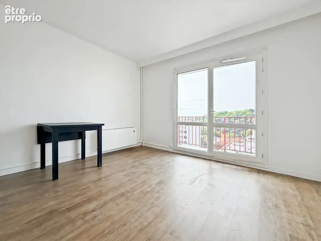 Studio rénové à vendre à Rosny-sous-Bois - Centre-ville - Idéal Investisseur - photo 2