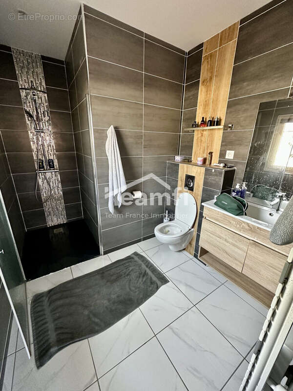 Maison à PUY-GUILLAUME